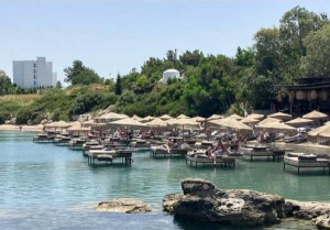 Ρόδος: Απομακρύνονται άμεσα οι αυθαίρετες κατασκευές στην παραλία Αγία Μαρίνα