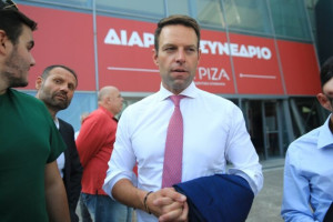 Ο Κασσελάκης «ξηλώνει το πουλόβερ» του ΣΥΡΙΖΑ- Δρομολογεί συνέδριο διάσπασης