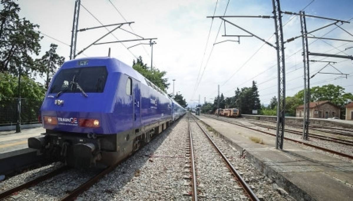 Προβλήματα στα δρομολόγια τρένων λόγω φωτιάς στην Πιερία