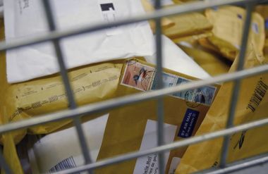 Ταχυδρομική αγορά: μείωση όγκου και απασχόλησης, αύξηση κόστους αποστολής