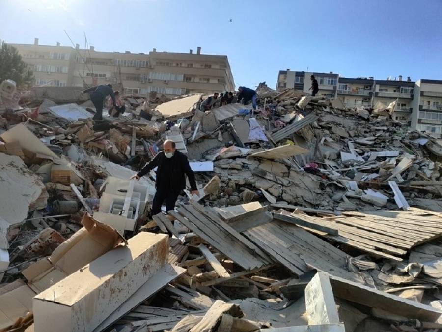 Σμύρνη: Στους 35 οι νεκροί του σεισμού-Εκατοντάδες σε νοσοκομεία