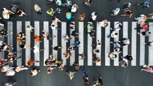 Eurostat: Μόνο το 15% του πληθυσμού οι νέοι το 2050