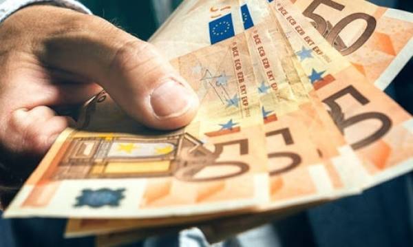 ΟΠΕΚΑ: Ποια επιδόματα πιστώνονται στους λογαριασμούς