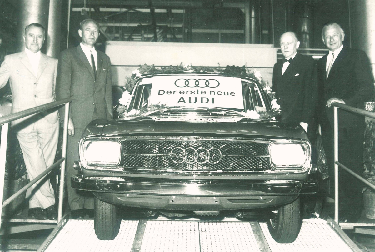 Audi: 60 χρόνια, από τη γραμμή παραγωγής στο Ίνγκολσταντ που βγήκε το πρώτο Audi της μεταπολεμικής εποχής.