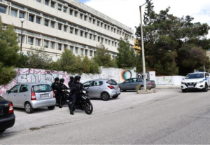 Πολυτεχνειούπολη: Αναβλήθηκε η δίκη του φοιτητή που χαστούκισε ιδιοκτήτρια κυλικείου