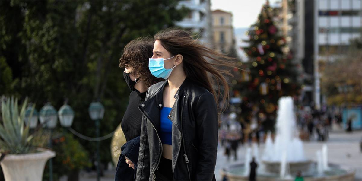 Λοιμωξιολόγοι: Τέλος μάσκες και απαγόρευση κυκλοφορίας-Αλλαγές για self-tests και εστίαση