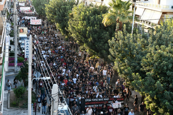 Αντιφασιστική πορεία για τα 9 χρόνια απ'τη δολοφονία Φύσσα-Ξέσπασαν μικροεπεισόδια