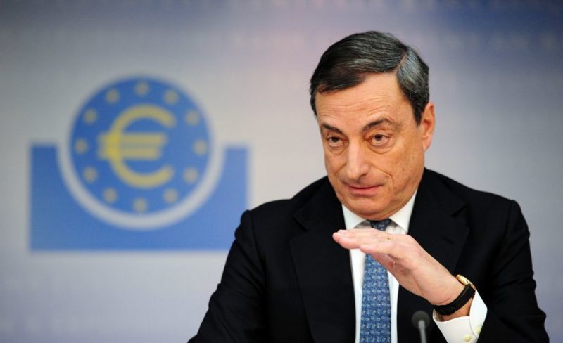 «Κλείνει το μάτι» για αγορές ομολόγων ο Μάριο Ντράγκι