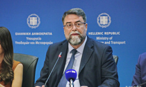 Ενδοκυβερνητικές κόντρες για τα ταξί: Ο (πρώην) Οικονόμου επικρίνει τον (νυν) Κυρανάκη