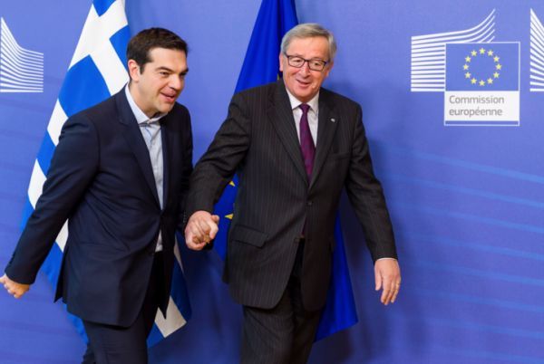 Γιούνκερ σε Τσίπρα: Κάνετε καλή δουλειά με το προσφυγικό, συνεχίστε