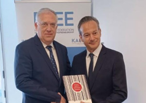 Θεοδωρικάκος: Στηρίζουμε την επιχειρηματικότητα μειώνοντας τους φόρους και τις εισφορές