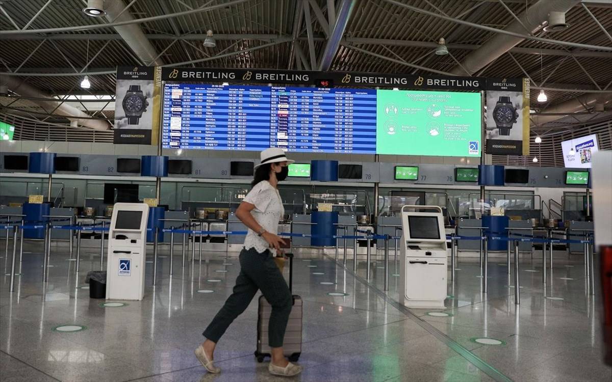 Βρετανία: Δυνατότητα ταξιδιών στο εξωτερικό όταν θα είναι ασφαλές