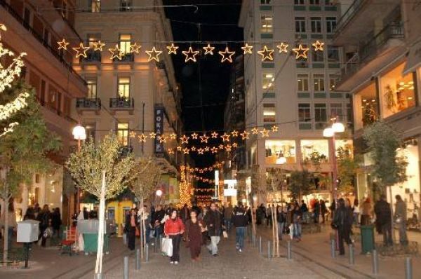 Εμπορικός Σύλλογος Αθηνών: Πρόταση για ανοικτά καταστήματα μέχρι τις 11 το βράδυ της 28ης Δεκεμβρίου