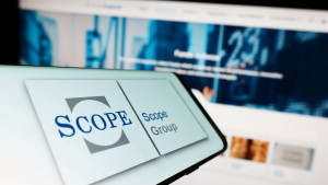 Scope: Αμετάβλητη στο BBB- η αξιολόγηση για την Ελλάδα