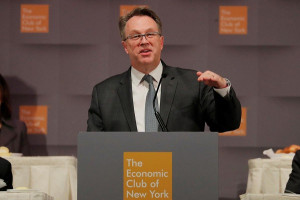 Williams: Η Fed δεν έχει τελειώσει με τις αυξήσεις επιτοκίων