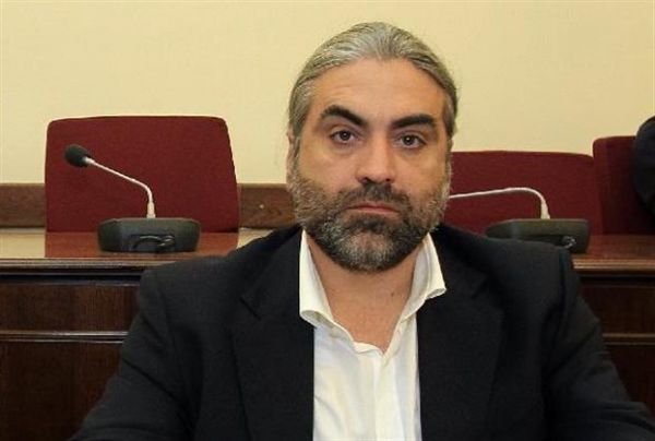 Άρχισαν τα &quot;όργανα&quot; στη Χρυσή Αυγή: Διαχωρίζει πλήρως τη θέση του και ανεξαρτητοποιείται ο βουλευτής Λάρισας Χρυσοβαλάντης Αλεξόπουλος
