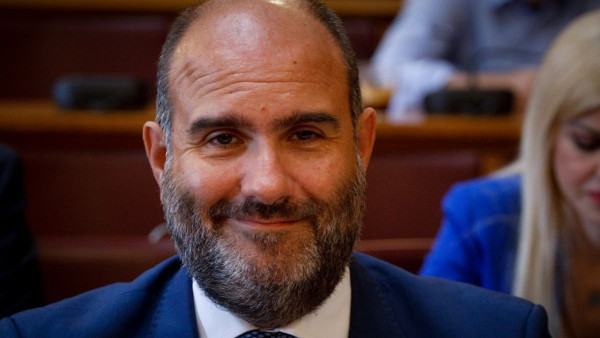 Μαρκόπουλος για «κουμπαρά των νέων»: Δεν υπάρχει υποχρέωση μηνιαίας καταβολής