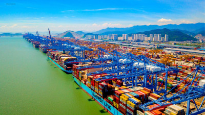 Tο 10,5% του παγκόσμιο στόλου containerships καθηλωμένο στα λιμάνια