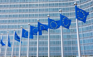 Κομισιόν: «Πράσινο φως» σε πρόγραμμα στήριξης ελληνικών επιχειρήσεων €30 εκατ.