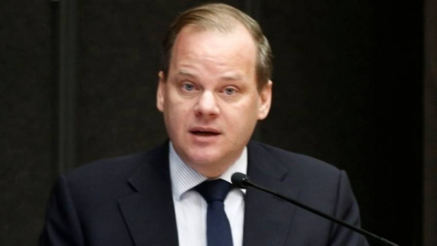 Ο Κ. Αχ. Καραμανλής σφυρίζει αδιάφορα για τον συνωστισμό στα ΜΜΜ