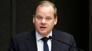 Ο Κ. Αχ. Καραμανλής σφυρίζει αδιάφορα για τον συνωστισμό στα ΜΜΜ