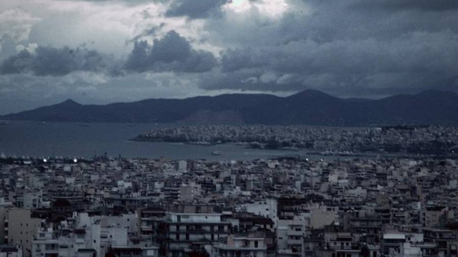 Νεφώσεις, τοπικές βροχές και σποραδικές καταιγίδες