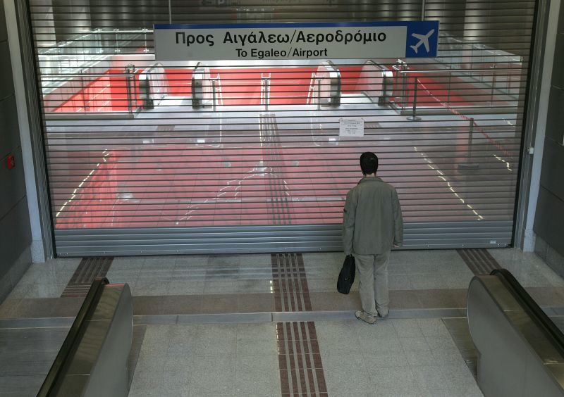 «Παραλύει» η Αθήνα σήμερα: 24ωρη απεργία στο μετρό