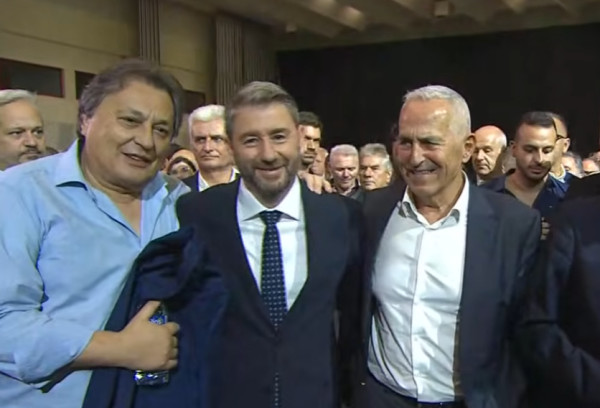 Συστρατεύονται με το ΠΑΣΟΚ, ο ναύαρχος Ευάγγελος Αποστολάκης και ο Αλέξανδρος Αυλωνίτης