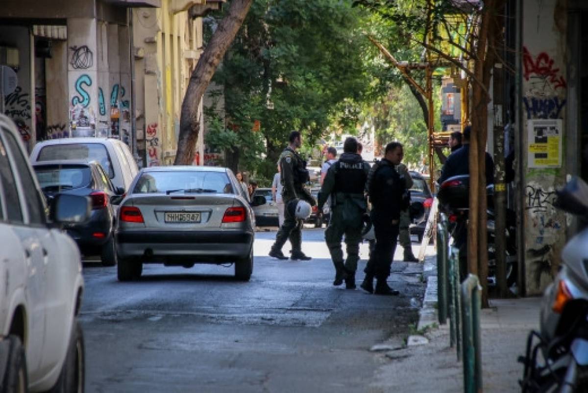 Χειροβομβίδα του Β’ Παγκοσμίου Πολέμου στα Εξάρχεια