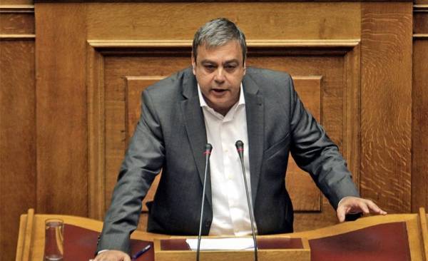 Δεν αποκλείει εθνικές εκλογές τον Ιούνιο ο Βερναρδάκης