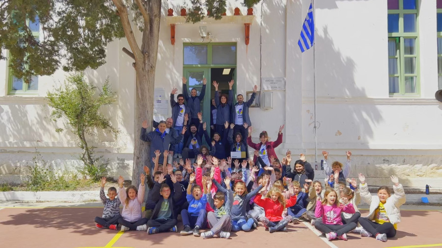 Το Πλαίσιο και η +πλεύση εξοπλίζουν σχολεία ακριτικών νησιών