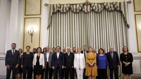 Υποσχέσεις Τσίπρα: Προτεραιότητα η αύξηση του κατώτατου μισθού
