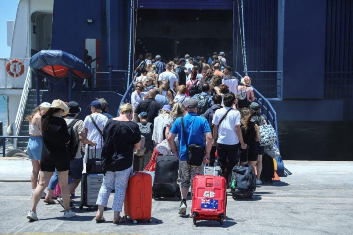 Ferryscanner - Καλοκαίρι 2025: Οι 5 βασικοί τύποι ταξιδιωτών που επιλέγουν φέτος τα ελληνικά νησιά