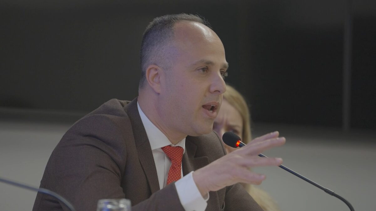 Νέα εξέλιξη: Έξι παγιδευμένα πρόσωπα πρόκειται να καταθέσουν μήνυση για τις υποκλοπές