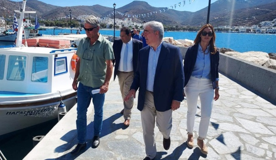 Κεδίκογλου: Υπόδειγμα οι αλιείς της Αμοργού- Εγκαινίασε Αλιευτικό Καταφύγιο