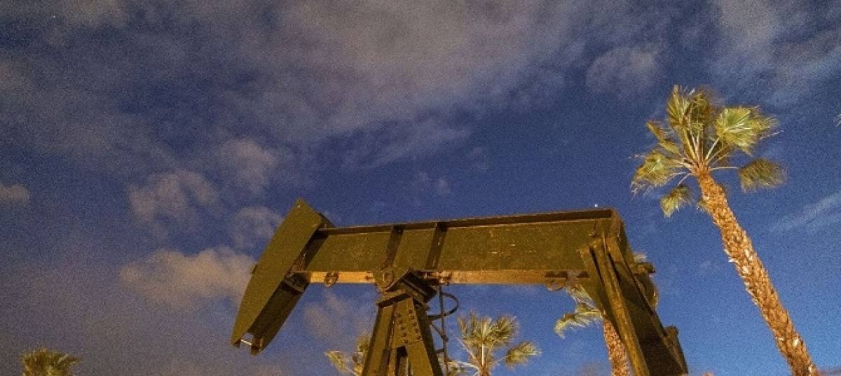 Το «άλμα» του κινεζικού εμπορίου ωθεί στα κέρδη το πετρέλαιο