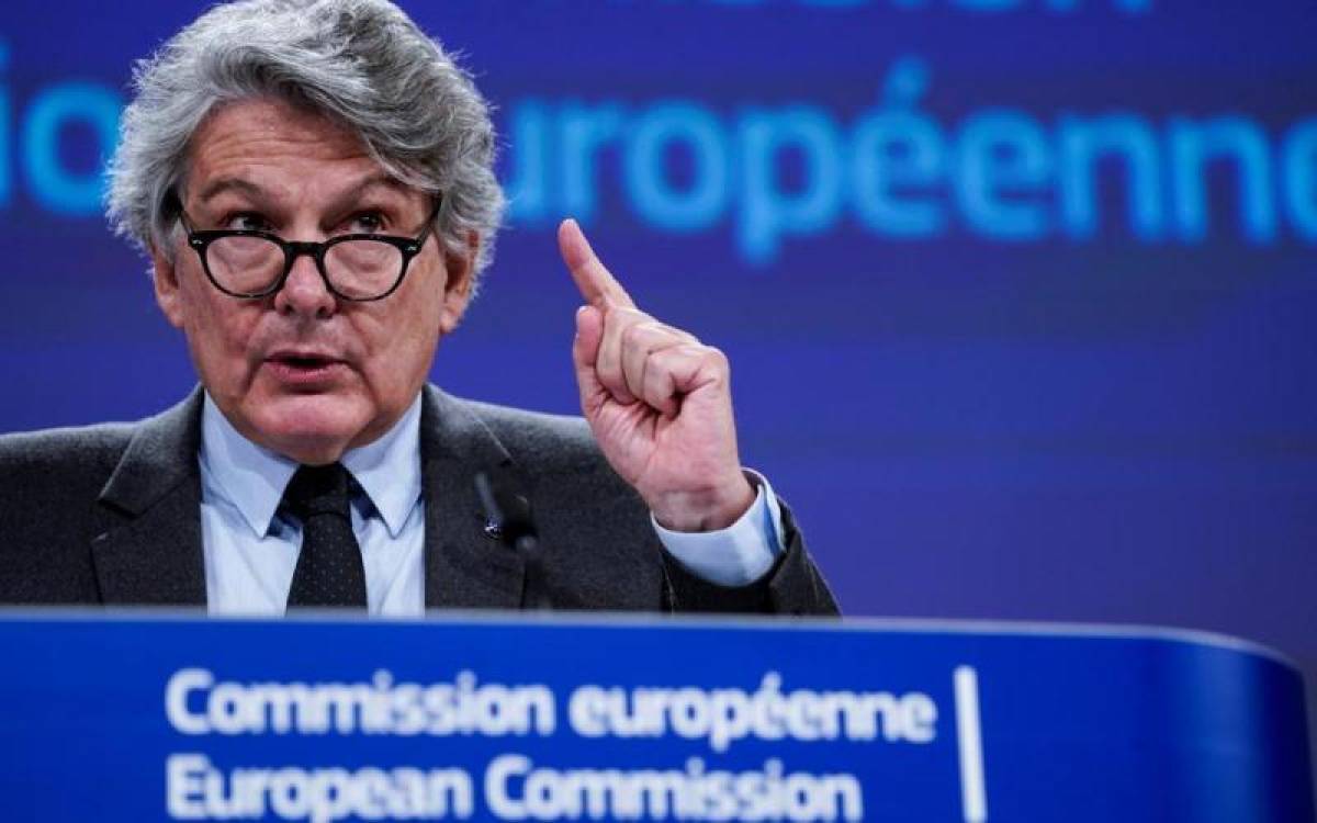 Μπρετόν: Νέοι και ενήλικες υστερούν σε ψηφιακές δεξιότητες στην ΕΕ