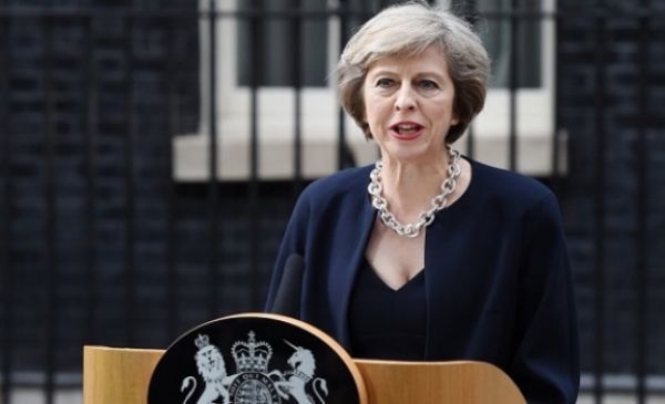 Βρετανία: To 60% θέλει τη Μέι να ολοκληρώσει το Brexit