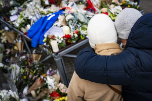 Κραν Μοντανά: Από βεγγαλικά τοποθετημένα σε μπουκάλια σαμπάνιας προκλήθηκε η πυρκαγιά
