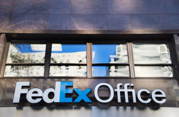 Αντεπίθεση δισεκατομμυρίων: Η FedEx ζητά πίσω τα χρήματα από τους δασμούς Τραμπ