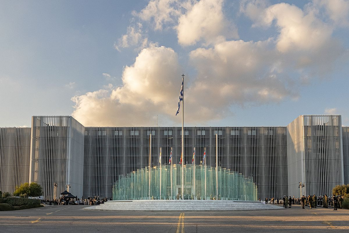 Επανέρχονται στην κυριότητα του ΥΠΕΘΑ δύο ακίνητα στην Αττική έκτασης 114.363 τ.μ.