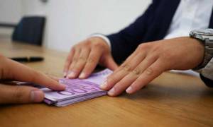 Επιστρεπτέα προκαταβολή: Οι επιλογές για 700.000 επιχειρήσεις και επαγγελματίες
