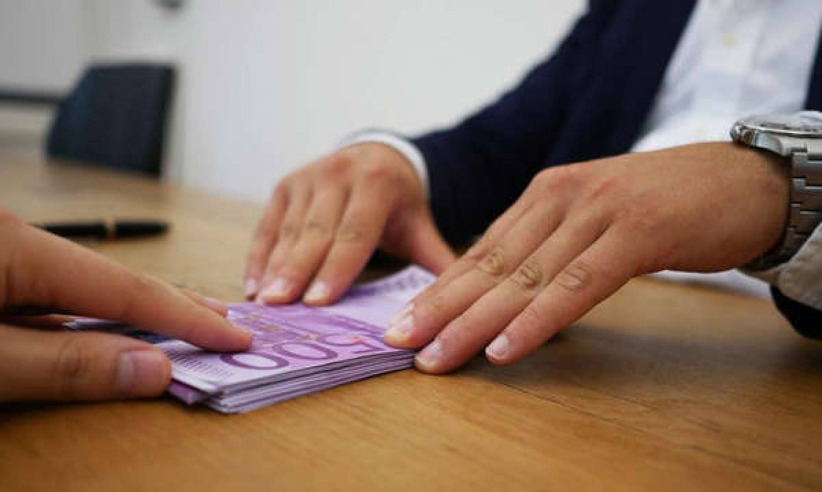 Επιστρεπτέα προκαταβολή: Οι επιλογές για 700.000 επιχειρήσεις και επαγγελματίες
