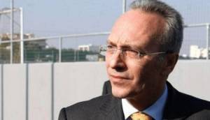 Βλάχος (Δικηγόρος μηνυτή Λιγνάδη): Σκηνοθετούσε τις σχέσεις των παιδιών