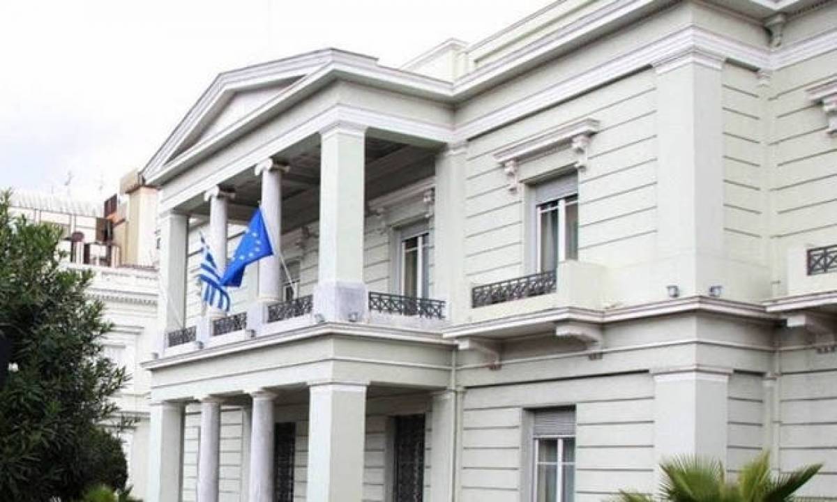 Διπλωματικοί υπάλληλοι εναντίον Κοτζιά
