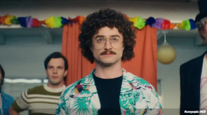 Weird – The Al Yankovic Story: O Ντάνιελ Ράντκλιφ είναι ο «Weird Al» Yankovic στο νέο τρέιλερ της επερχόμενης ταινίας του Έρικ Άπελ