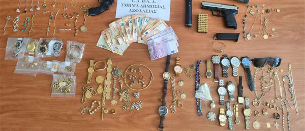 Δήθεν υπάλληλοι της ΔΕΗ άδειαζαν σπίτια ηλικιωμένων- Εξαρθρώθηκε σπείρα