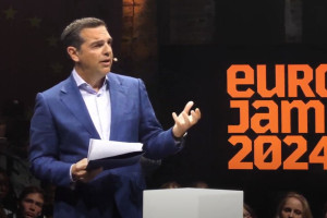 Τσίπρας: Απάντηση δεν είναι η αντιπολιτική, ούτε η viral μεταπολιτική