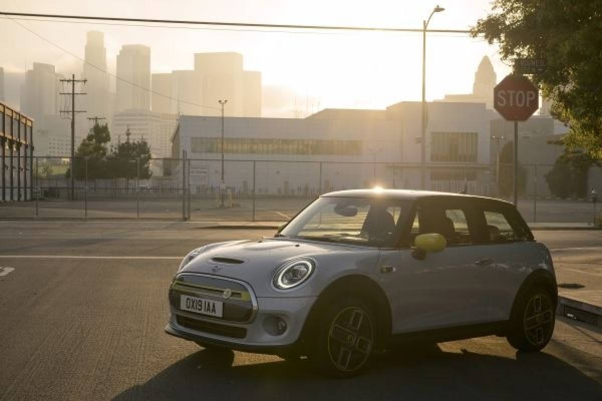 Αποκαλύφθηκε το ηλεκτρικό MINI Cooper SE ( φωτό και video)