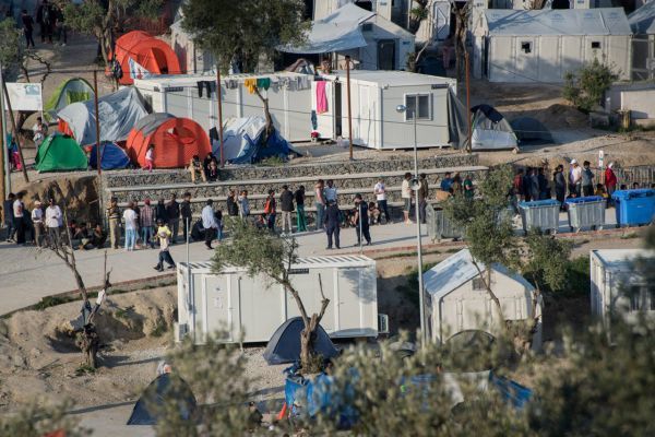 Κομισιόν: Στην Ελλάδα η ευθύνη για την κατάσταση στη Μόρια